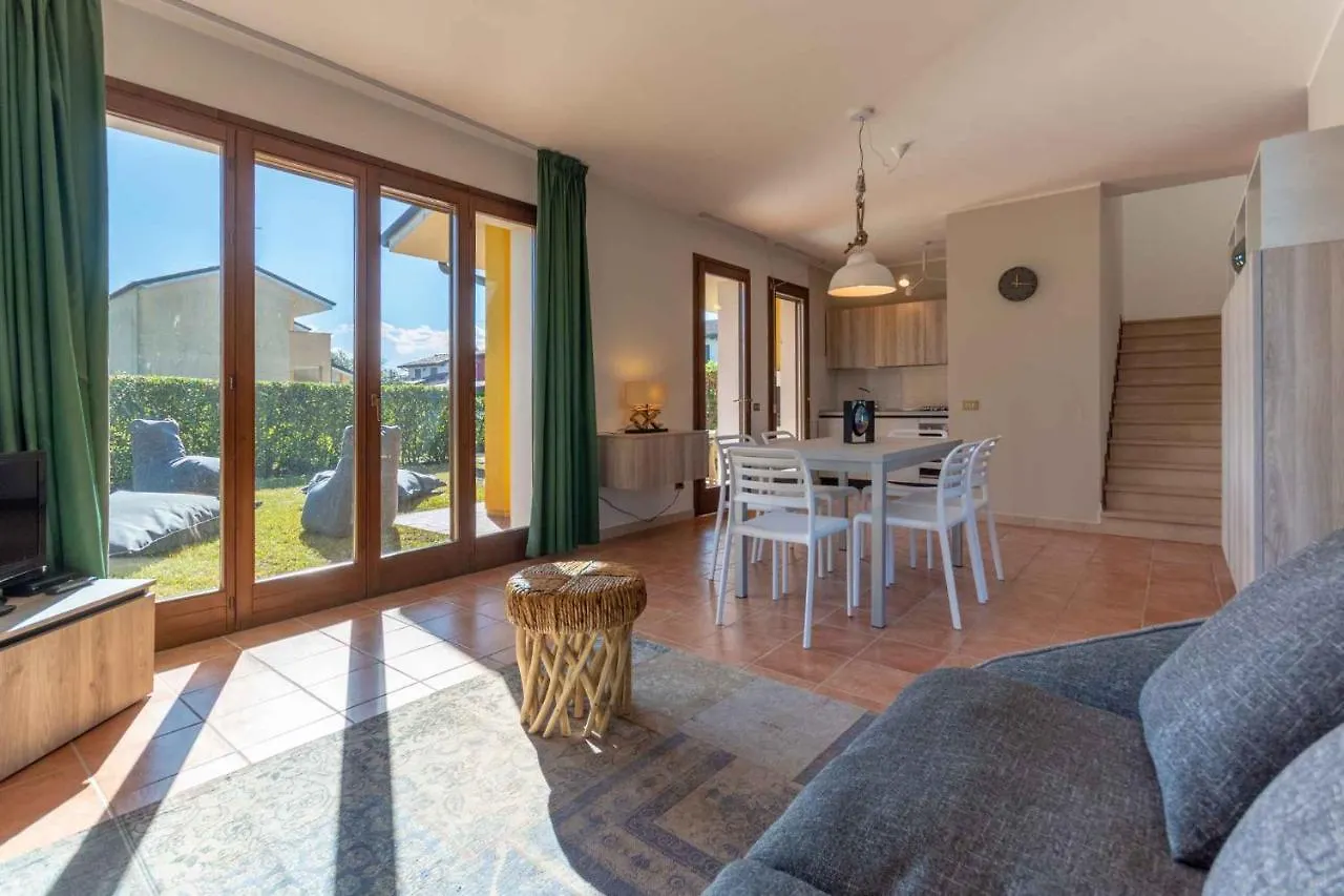 Дом отдыха Houses And Apts In Albarella 24882 Изола Альбарелла